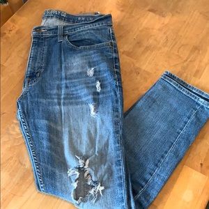 Destroyed jeans